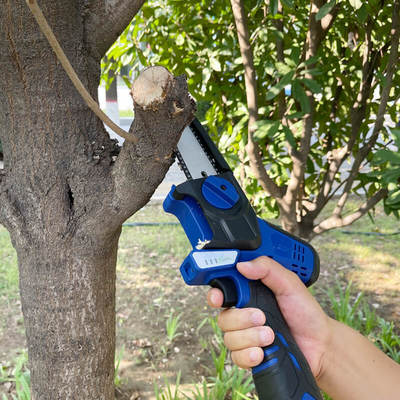 6 Inch Electric Chainsaw Cordless Brushless Tree Cutter With Battery And Auto-Oiling System